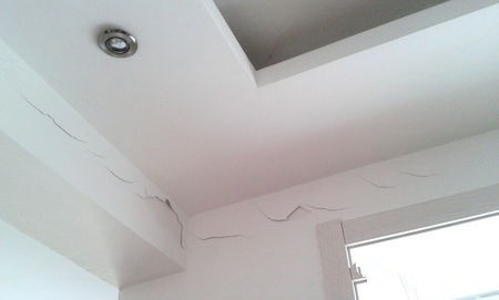 墻面乳膠漆開裂是何原因？早知道早預(yù)防